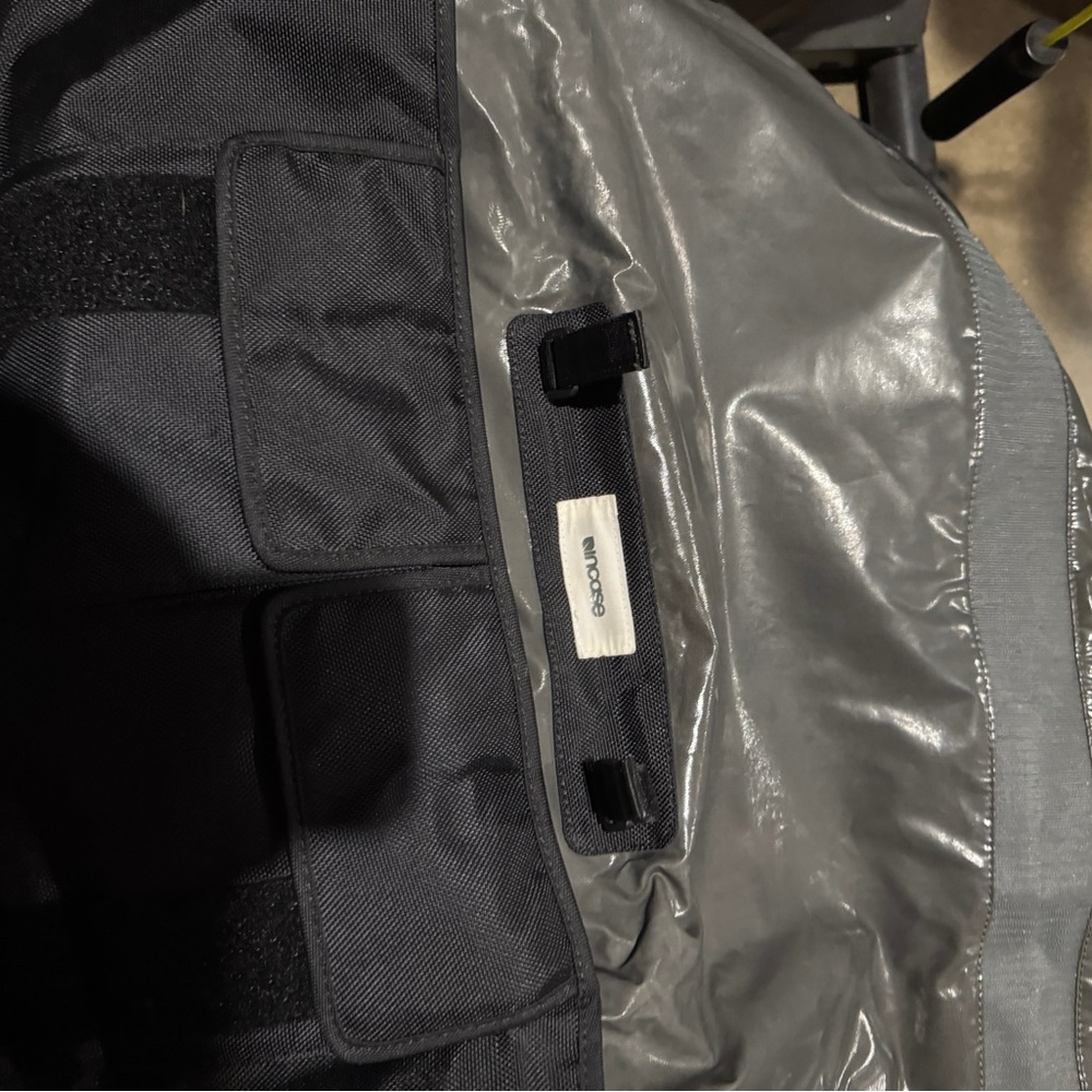 Incase Courier Collection Messenger Bag 2010 RARE VINTAGE - Picture 3 of 11